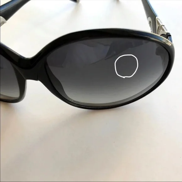 Louis Vuitton Iris PM Sunglasses - Picture 6 of 7